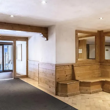 Roche Blanche - Location: Pour 5 Personnes Dans Le Centre Mae-9034