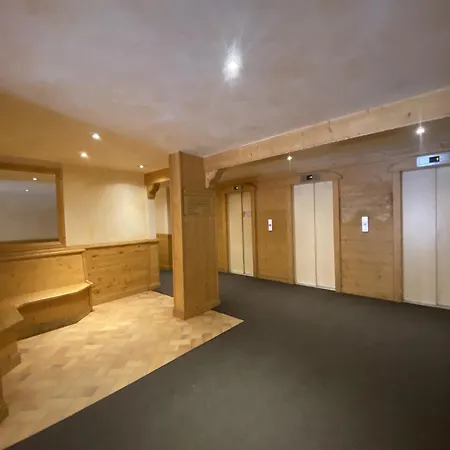 Apartament Roche Blanche - Location: Pour 5 Personnes Dans Le Centre Mae-9034